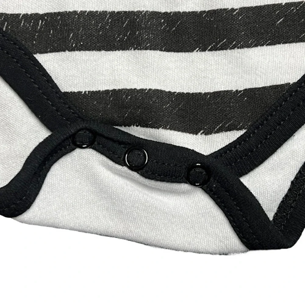 Duck Duck Goose Apparel Bodysuit Baby 3-6 MTHS‎ Multicolor Zebra Graphic Playful